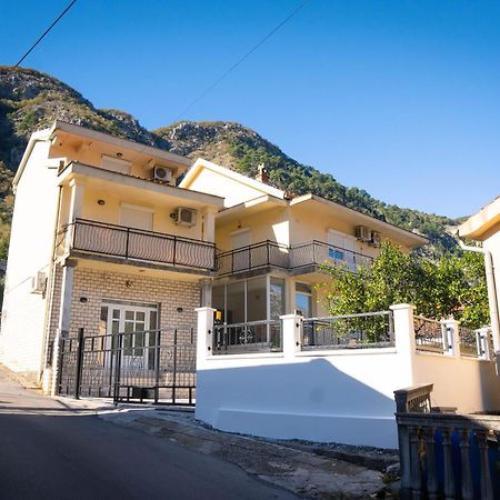 Bugi Apartment Kotor Exterior foto