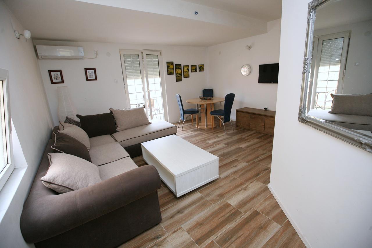 Bugi Apartment Kotor Exterior foto
